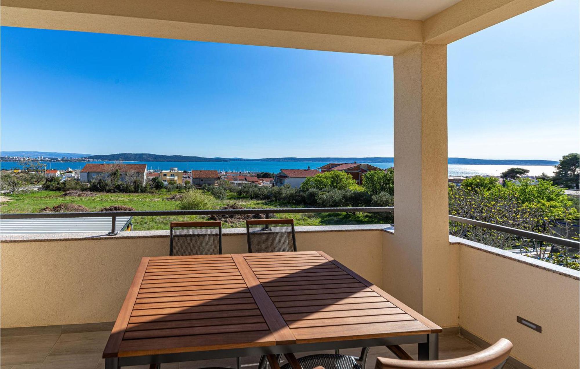 2 Bedroom Gorgeous Apartment In Kastel Gomilica Kastela Ngoại thất bức ảnh